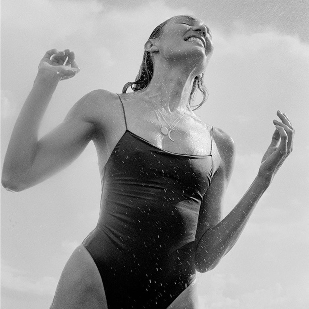 Tropic of C - the sculpting C in black compression